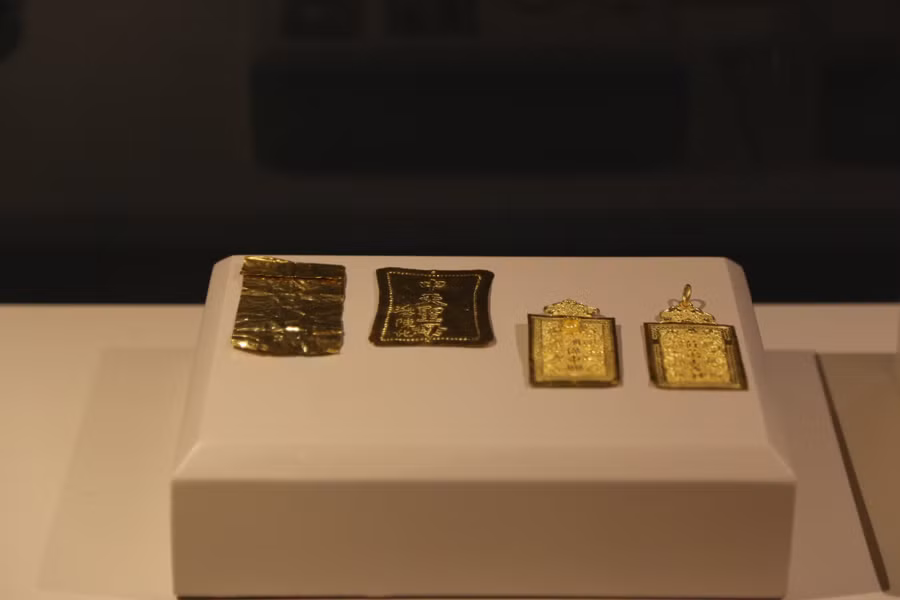 Tại Bảo tàng Hải Phòng trưng bày bộ sưu tập hiện vật bằng vàng quý giá.