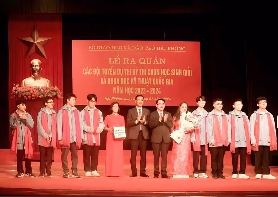 Lễ ra quân các đội tuyển thi chọn HSG quốc gia tại Hải Phòng ngày 2/1/2024.