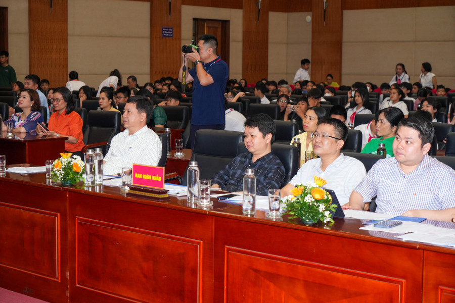 Chung kết cuộc thi được tổ chức ngày 17/4.