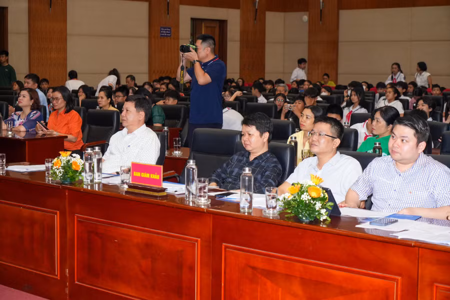 Chung kết cuộc thi được tổ chức ngày 17/4.