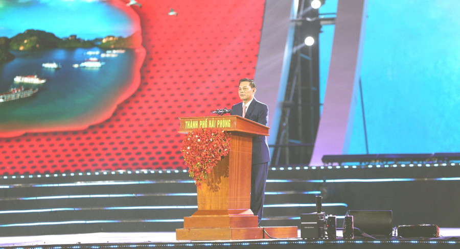 Ông Nguyễn Văn Tùng- Chủ tịch UBND TP Hải Phòng phát biểu Khai mạc Chương trình. Ông Nguyễn Văn Tùng- Chủ tịch UBND TP Hải Phòng phát biểu Khai mạc Chương trình.