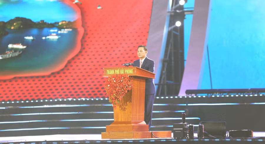 Ông Nguyễn Văn Tùng- Chủ tịch UBND TP Hải Phòng phát biểu Khai mạc Chương trình.