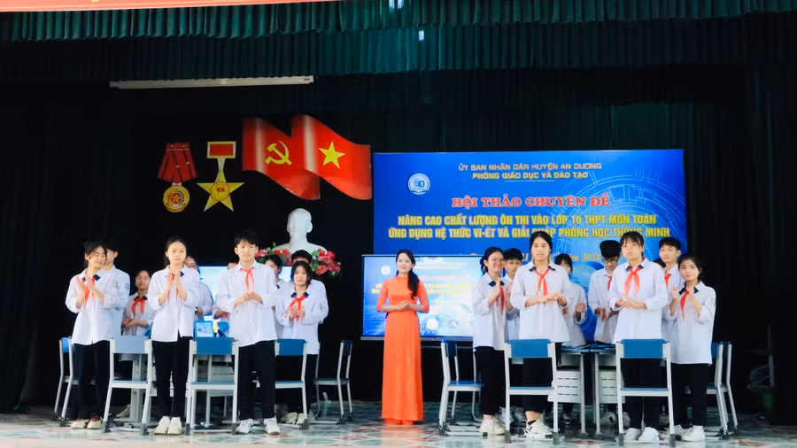 Cô trò Trường THCS Đặng Cương trong tiết dạy học.