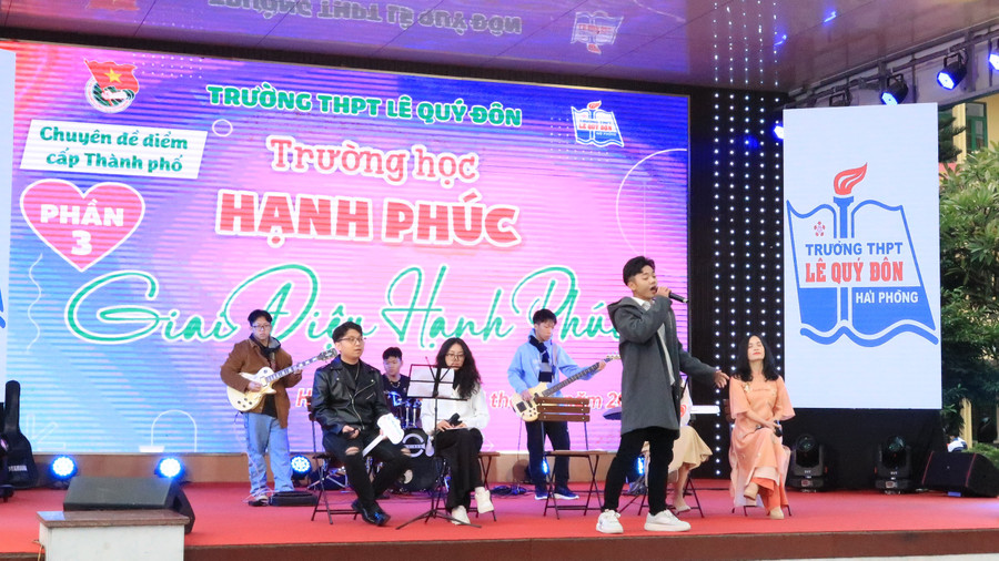 Chương trình văn nghệ Giai điệu hạnh phúc. Chương trình văn nghệ Giai điệu hạnh phúc.