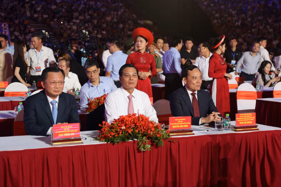 Đại biểu Trung ương, địa phương tham dự Chương trình.