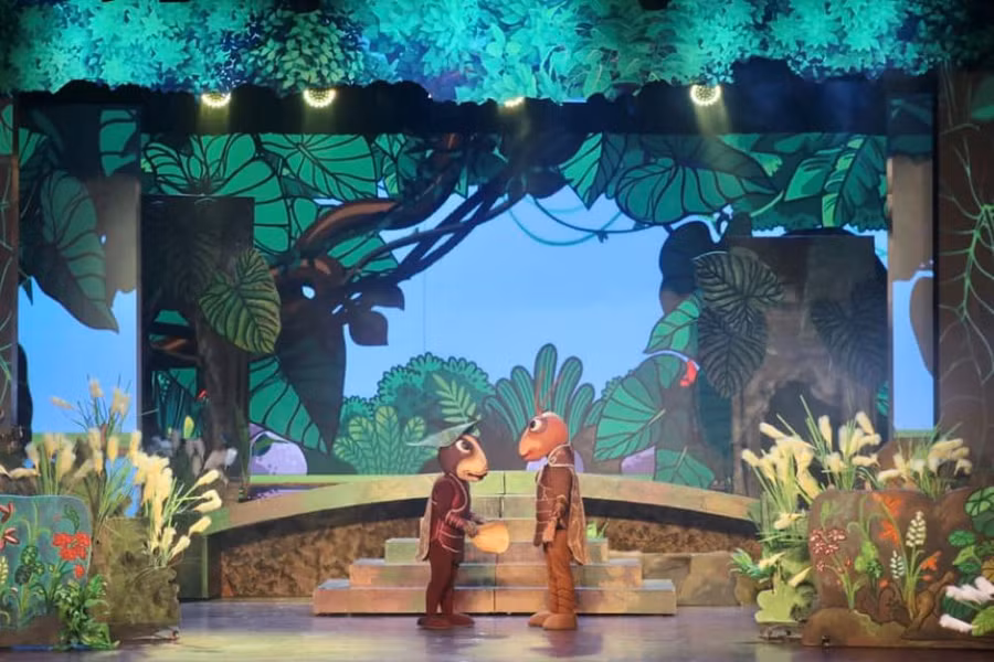 Vở diễn sử dụng nhiều thể loại múa rối sinh động, hấp dẫn.