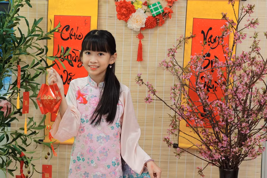 Em Dương Quỳnh Chi là học sinh lớp 5A8, Trường Tiểu học Nguyễn Văn Tố.