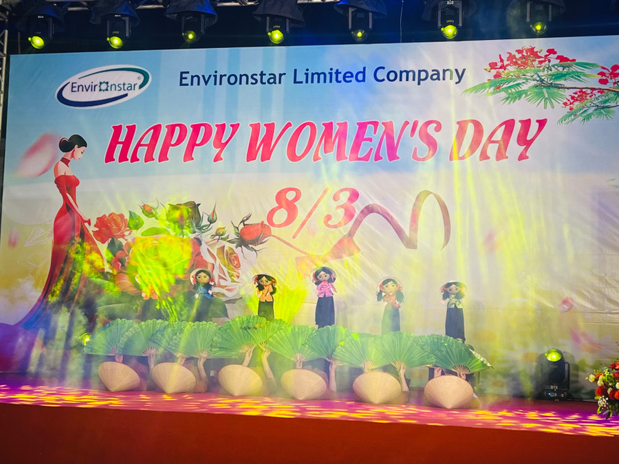 Tiết mục Ngày mùa mang lại nhiều cảm xúc lắng đọng.