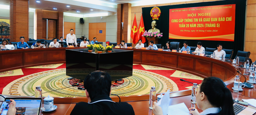 Hội nghị cung cấp thông tin báo chí về kì thi vào lớp 10 THPT công lập năm 2024-2025. Hội nghị cung cấp thông tin báo chí về kì thi vào lớp 10 THPT công lập năm 2024-2025.