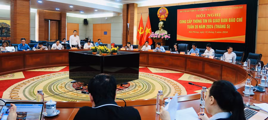 Hội nghị cung cấp thông tin báo chí về kì thi vào lớp 10 THPT công lập năm 2024-2025.