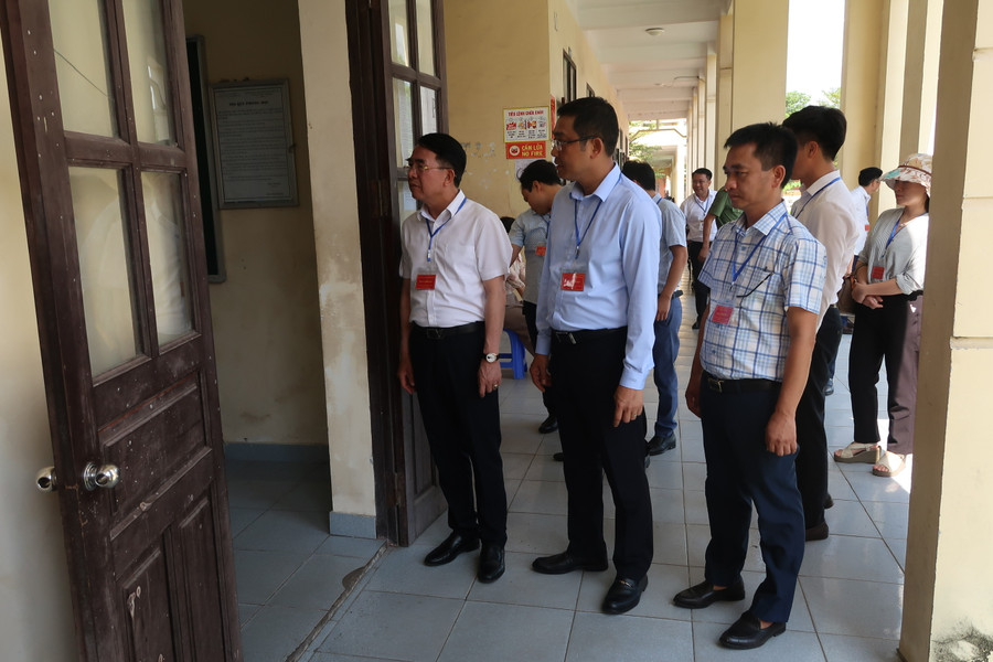 Lãnh đạo thành phố Hải Phòng kiểm tra công tác tổ chức thi vào lớp 10 năm học 2023-2024 (Ảnh tư liệu- ND). Lãnh đạo thành phố Hải Phòng kiểm tra công tác tổ chức thi vào lớp 10 năm học 2023-2024 (Ảnh tư liệu- ND).