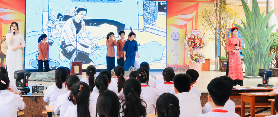 Các nhóm học sinh rất xuất sắc thể hiện tài năng trong chuyên đề. Các nhóm học sinh rất xuất sắc thể hiện tài năng trong chuyên đề.