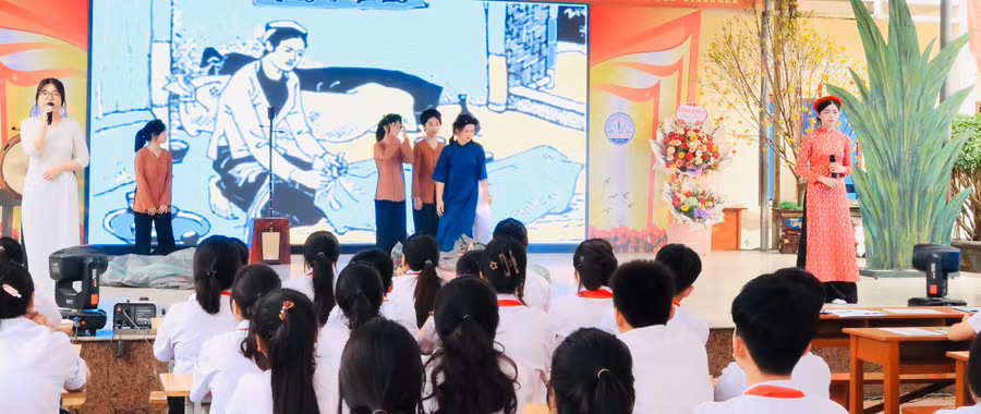 Các nhóm học sinh rất xuất sắc thể hiện tài năng trong chuyên đề.