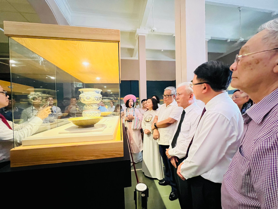 Đông đảo cán bộ, nhân dân, du khách thăm quan tại Bảo tàng Hải Phòng. Đông đảo cán bộ, nhân dân, du khách thăm quan tại Bảo tàng Hải Phòng.