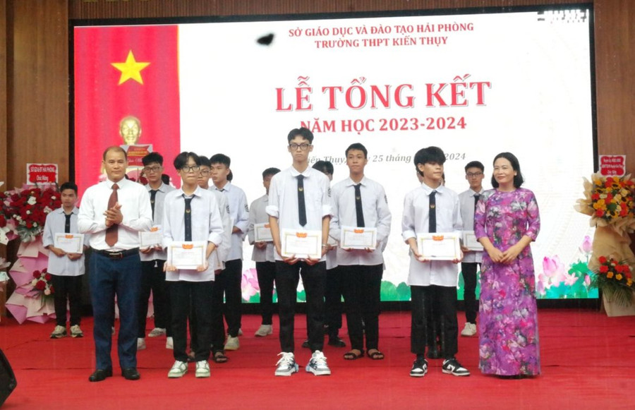 Trường THPT Kiến Thụy- nơi thắp sáng những ước mơ. Trường THPT Kiến Thụy- nơi thắp sáng những ước mơ.