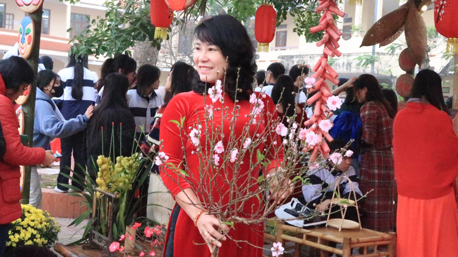 Các hoạt động giúp thầy cô và các em học sinh Xây dựng văn hóa học đường. Các hoạt động giúp thầy cô và các em học sinh Xây dựng văn hóa học đường.