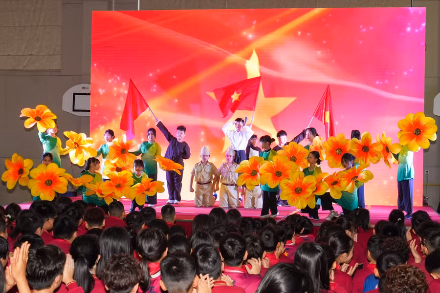 Tiết mục văn nghệ trong chuyên đề tại Trường Tiểu học Vinschool Imperia.