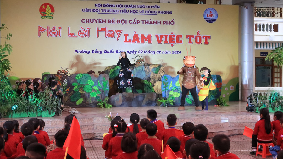 Nhạc kịch “Dế mèn phiêu lưu ký&quot;.