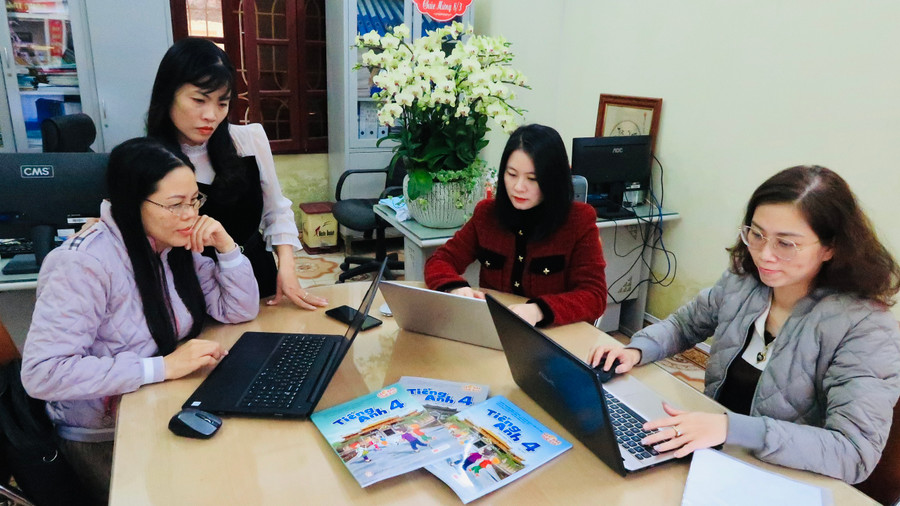 "Góp nhặt từ những bài giảng hay thành kho bài giảng điện tử dùng chung cho giáo viên, học sinh là điều vô cùng ý nghĩa". "Góp nhặt từ những bài giảng hay thành kho bài giảng điện tử dùng chung cho giáo viên, học sinh là điều vô cùng ý nghĩa".