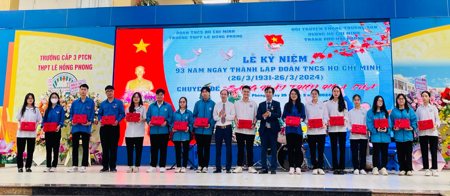 Những hình ảnh đáng nhớ tại Chuyên đề. Những hình ảnh đáng nhớ tại Chuyên đề.