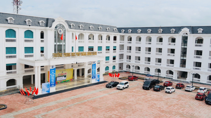 Điểm thi Trường THPT Hồng Bàng, quận Hồng Bàng sáng 4/6. Điểm thi Trường THPT Hồng Bàng, quận Hồng Bàng sáng 4/6.