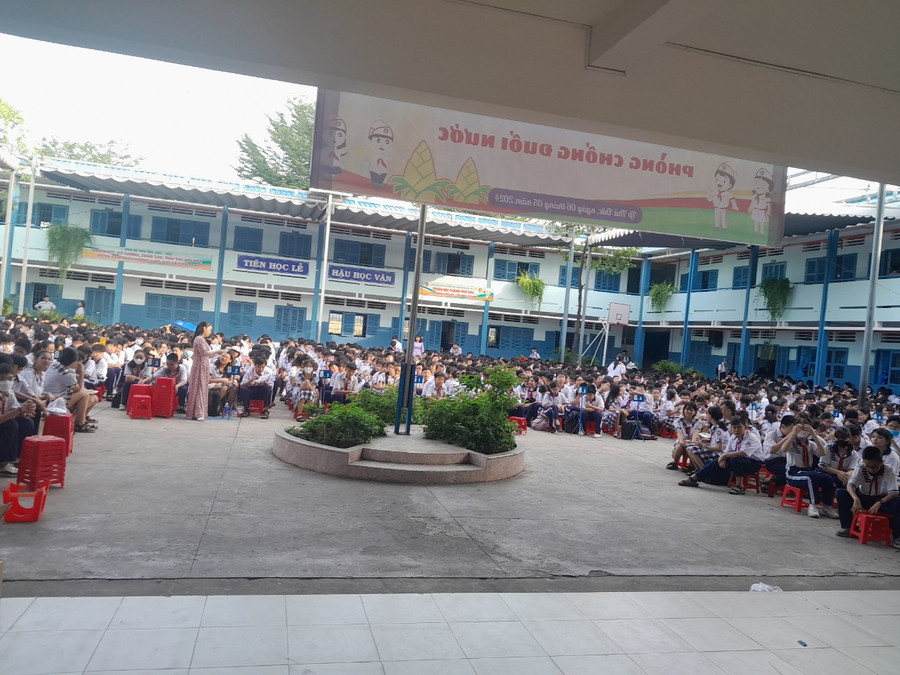 Trường THCS Linh Đông, TP Thủ Đức thường xuyên tổ chức giáo dục kỹ năng sống vào tiết chào cờ đầu tuần.