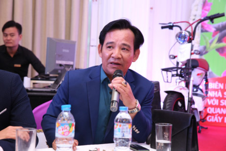 Nghe si Quang teo noi gi ve viec 