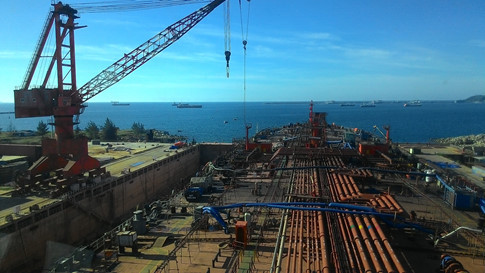 Nhà máy đóng tàu Dung Quất là 1 trong 12 đại dự án đang nằm trong diện phải xử lý của ngành Công Thương.