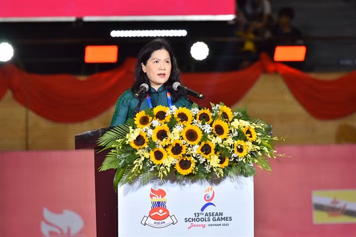 Thứ trưởng Bộ GD&ĐT Nguyễn Thị Kim Chi phát biểu bế mạc Đại hội.