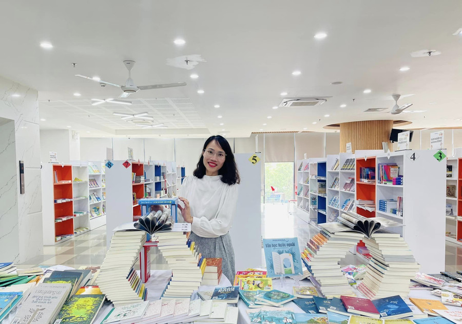 Cô Đình Thị Thủy. Cô Đình Thị Thủy.