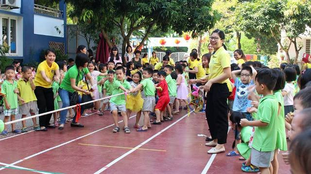 Học sinh tại Trung tâm bảo trợ Xã hội 3 cùng hòa vào không khí lễ hội lớn với gần 600 học sinh của Trường Ban Mai Học sinh tại Trung tâm bảo trợ Xã hội 3 cùng hòa vào không khí lễ hội lớn với gần 600 học sinh của Trường Ban Mai