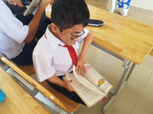 Trương Hoàng Thiện, học sinh lớp 9/2 trường THCS Bùi Thị Xuân (TP Nha Trang, Khánh Hòa). Ảnh: Dân trí Trương Hoàng Thiện, học sinh lớp 9/2 trường THCS Bùi Thị Xuân (TP Nha Trang, Khánh Hòa). Ảnh: Dân trí