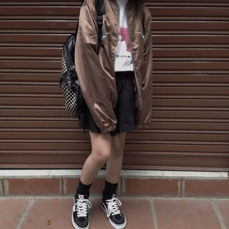 Chỉ với background cửa nhà, tín đồ thời trang tạo ra những outfit đẹp Chi voi background cua nha, tin do thoi trang tao ra nhung outfit dep