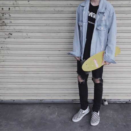 Chỉ với background cửa nhà, tín đồ thời trang tạo ra những outfit đẹp Chi voi background cua nha, tin do thoi trang tao ra nhung outfit dep