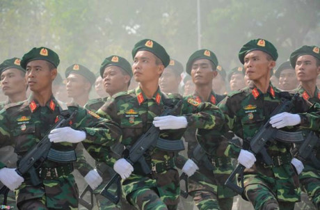 Tìm hiểu các loại súng hiện đại mới trang bị cho lục quân Việt Nam - Ảnh 1 Tim hieu cac loai sung hien dai moi trang bi cho luc quan Viet Nam - Anh 1