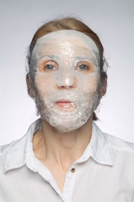 Tre hoa lan da bang mang boc thuc pham - Anh 1