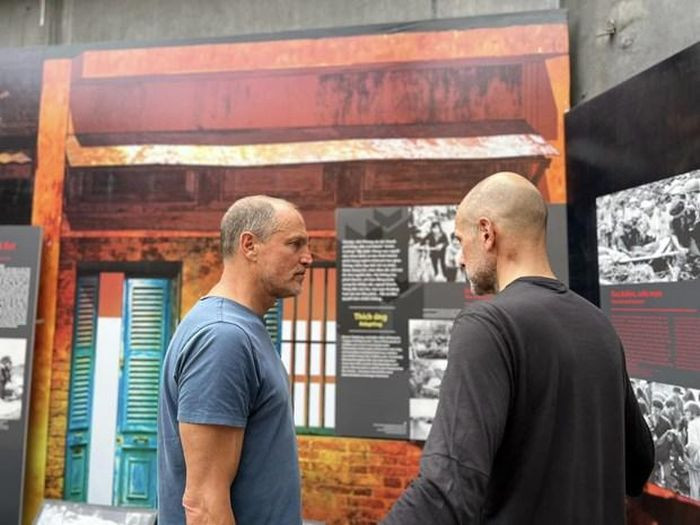 Nam tài tử Woody Harrelson. (Ảnh: Di tích Nhà tù Hỏa Lò).