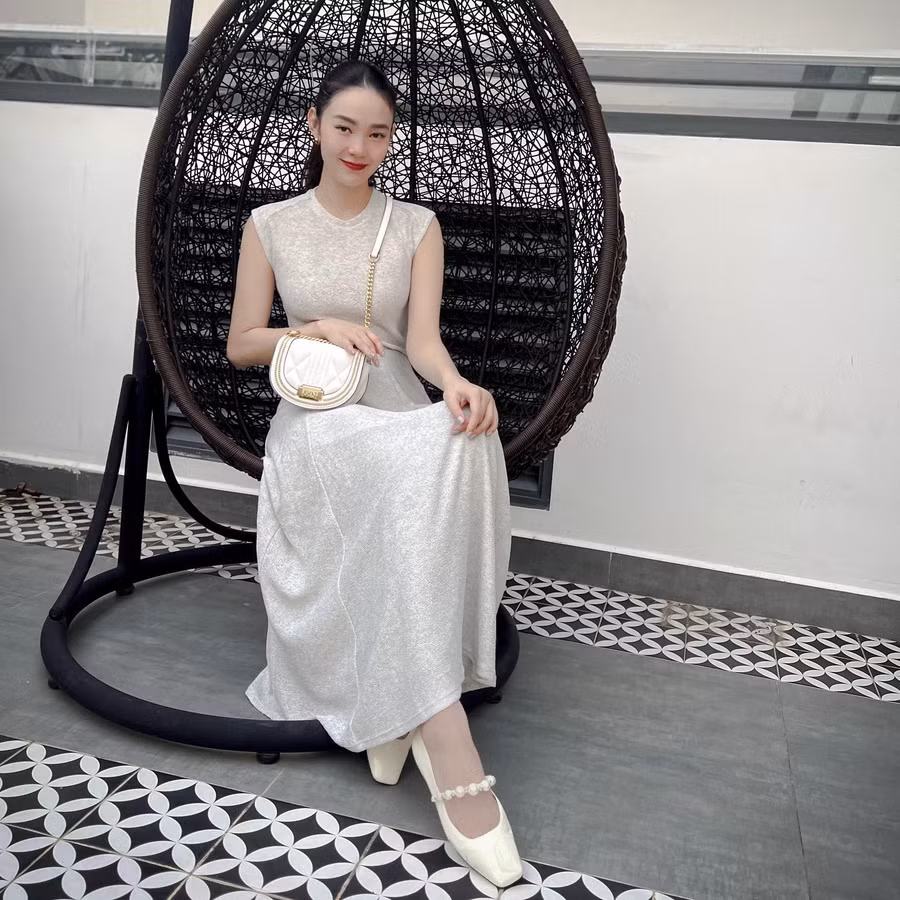 Nhan sắc rạng rỡ của Minh Hằng dù đang trong thời kỳ bầu bí.