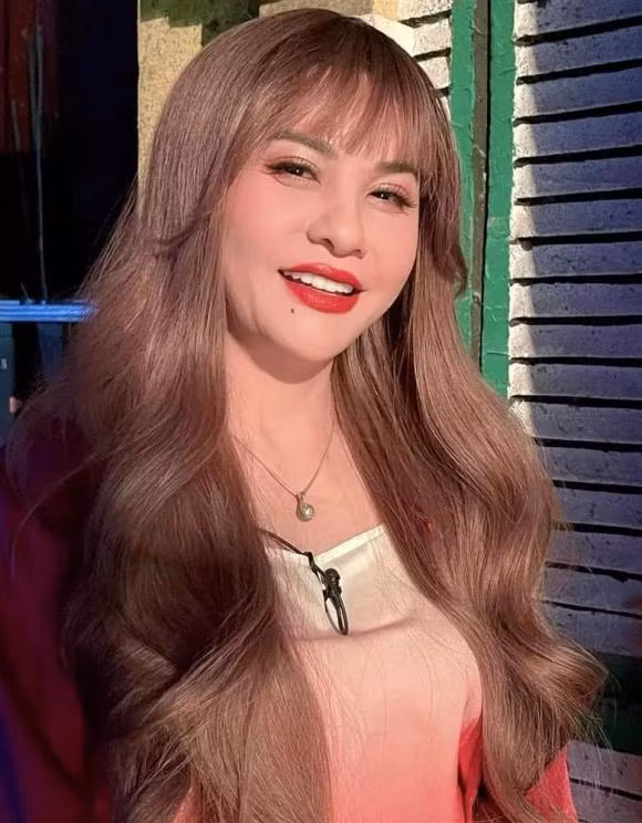 Cát Phượng bị đồn phẫu thuật thẩm mỹ.