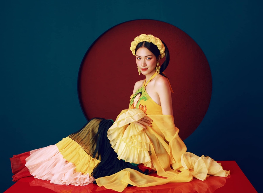 Hòa Minzy lên tiếng 'cầu xin' khán giả sau khi gặp sự cố về trang phục. Hòa Minzy lên tiếng 'cầu xin' khán giả sau khi gặp sự cố về trang phục.