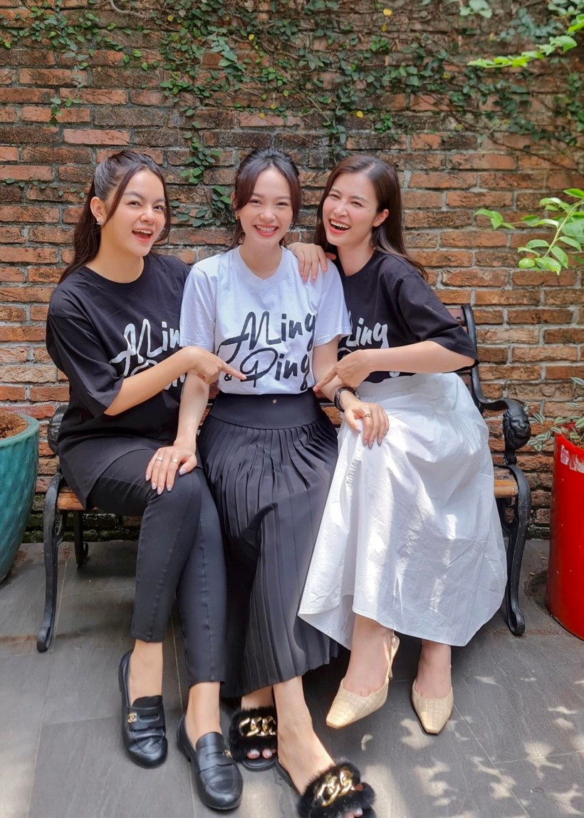 Nữ ca sĩ Đông Nhi gửi lời chúc mừng tới Minh Hằng.