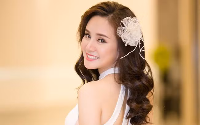 Nữ ca sĩ Vy Oanh. Nữ ca sĩ Vy Oanh.