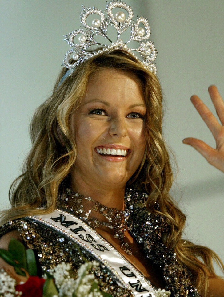 Năm 2004: Người đẹp Jennifer Hawkins đến từ Úc. Năm 2004: Người đẹp Jennifer Hawkins đến từ Úc.