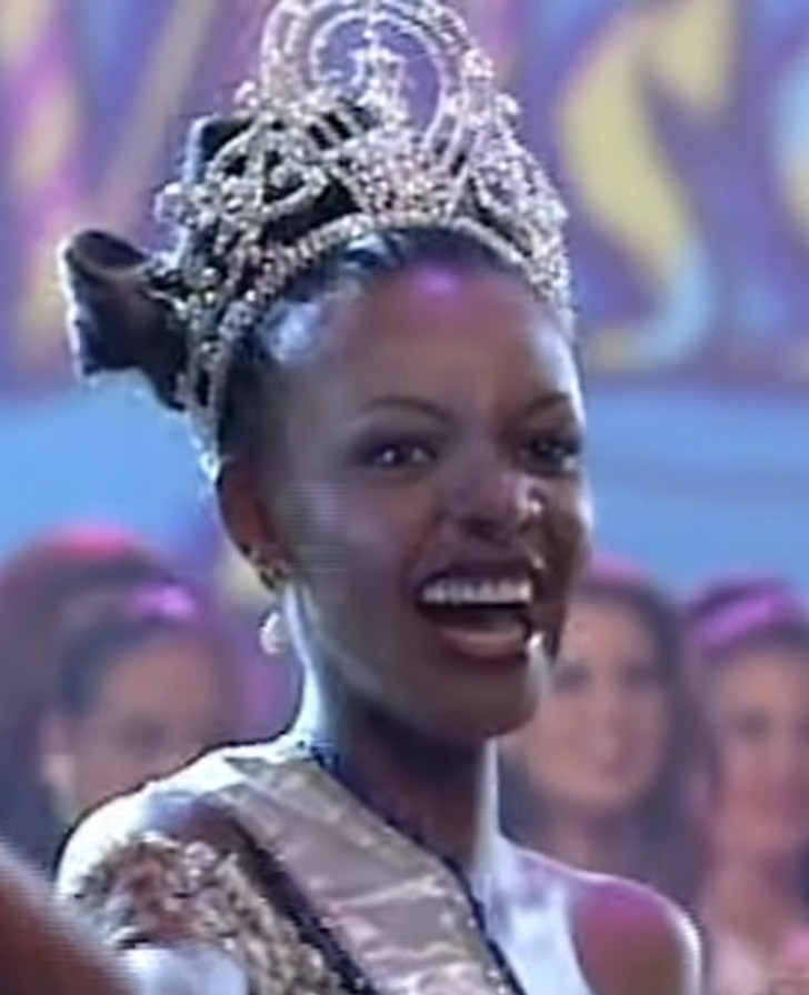 Năm 1999: Người đẹp Mpule Kwelagobe đến từ Botswana. Năm 1999: Người đẹp Mpule Kwelagobe đến từ Botswana.