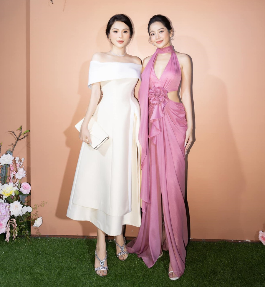 Ca sĩ Chi Pu sẽ là dâu phụ cho cô dâu Linh Rin. Ca sĩ Chi Pu sẽ là dâu phụ cho cô dâu Linh Rin.
