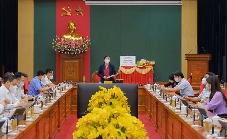 Đồng chí Nguyễn Thanh Hải, Ủy viên BCH Trung ương Đảng, Bí thư Tỉnh ủy, Trưởng Đoàn đại biểu Quốc hội tỉnh phát biểu tại hội nghị.