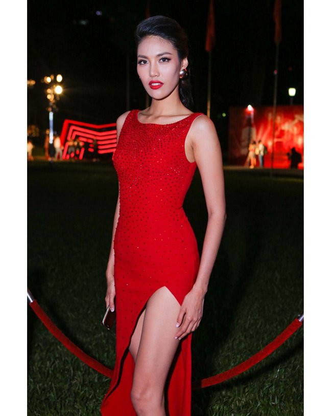 22 chiếc váy đỏ nồng nàn của mỹ nhân Việt đầu xuân hình ảnh 8 22 chiec vay do nong nan cua my nhan viet dau xuan hinh anh 8