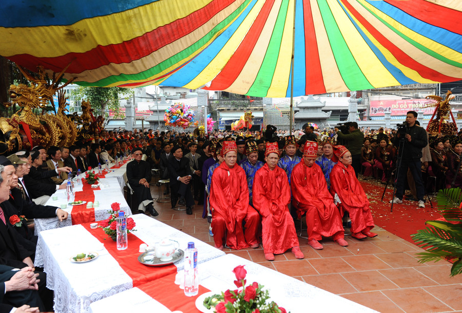 Sáng mùng 4 Tết, lễ hội rước pháo Đồng Kỵ mở màn mùa lễ hội đầu năm mới đã diễn ra với sự tham dự của hàng nghìn người. Sáng mùng 4 Tết, lễ hội rước pháo Đồng Kỵ mở màn mùa lễ hội đầu năm mới đã diễn ra với sự tham dự của hàng nghìn người.