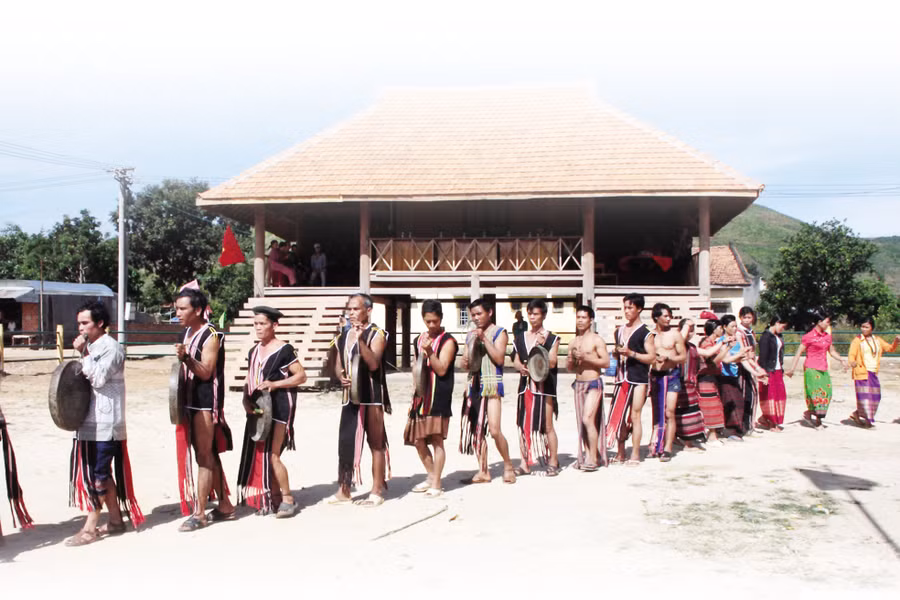 Huyền thoại tình yêu ở nơi ba nước cùng nghe một tiếng gà ảnh 1