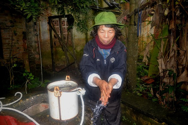 Cuộc sống kỳ lạ của 2 chị em "người rừng" giữa "ốc đảo" hoang vắng ảnh 17 Cuộc sống kỳ lạ của 2 chị em "người rừng" giữa "ốc đảo" hoang vắng ảnh 17